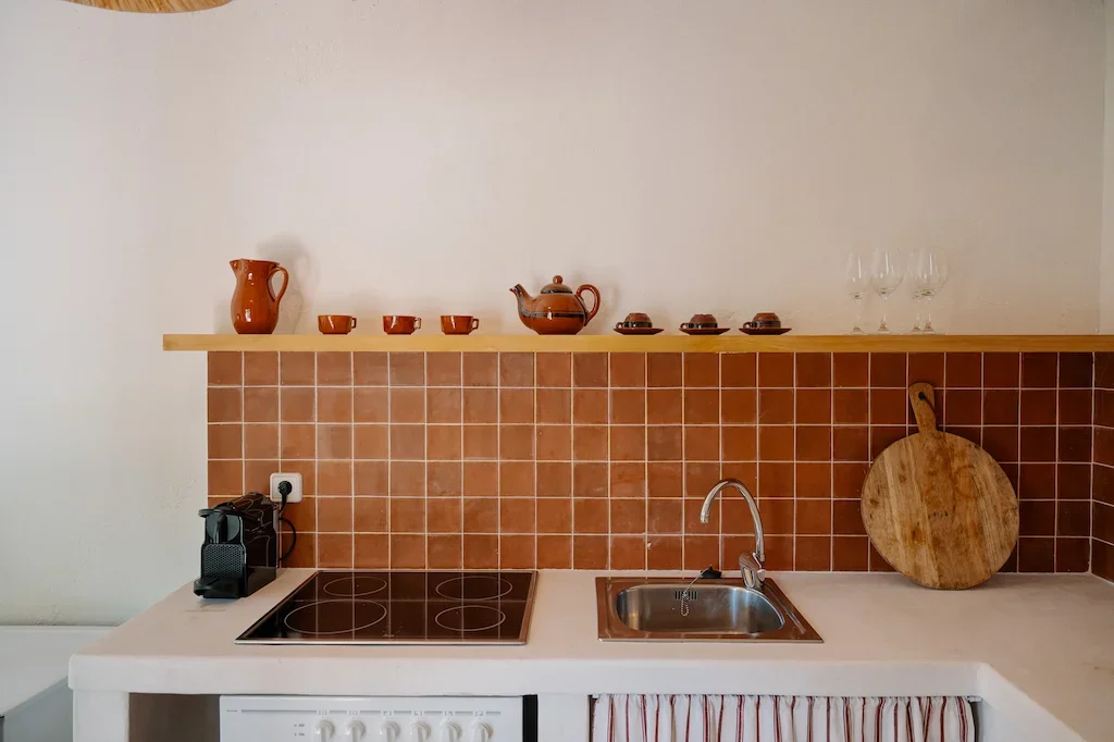 Kitchen with terracotta tiles